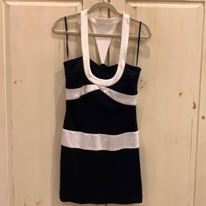 NWT La Rok dress. Black with white detailing. Size medium.